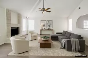 10503 Swan Glen Dr, Houston, TX 77099 - Photo 2