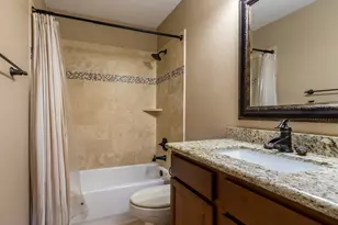 435 Sandstone Creek Ln, Dickinson, TX 77539 - Photo 10