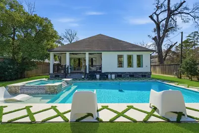 802 W 30th Street, Houston, TX 77018 - Photo 1