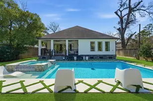 802 W 30th St, Houston, TX 77018 - Photo 1