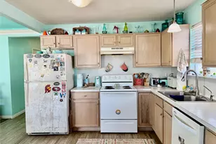 1814 Bluewater Hwy, Surfside Beach, TX 77541 - Photo 4