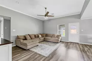 11123 Maple St, Cleveland, TX 77328 - Photo 10