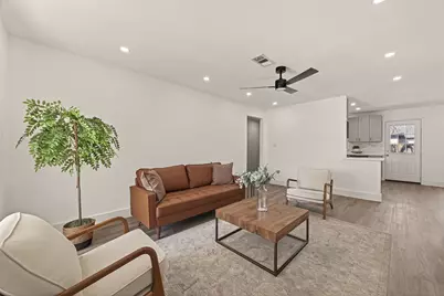 608 Lloyd Lane, Baytown, TX 77521 - Photo 4