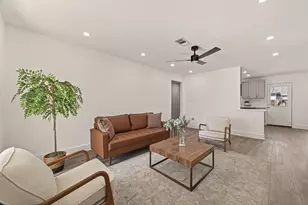 608 Lloyd Ln, Baytown, TX 77521 - Photo 4