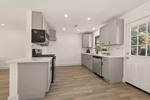 608 Lloyd Ln, Baytown, TX 77521 - Photo 10