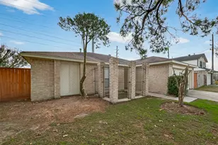 4251 Southchase Ln, Houston, TX 77014 - Photo 2