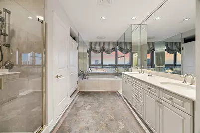 1100 Uptown Park Boulevard #102, Houston, TX 77056 - Photo 10