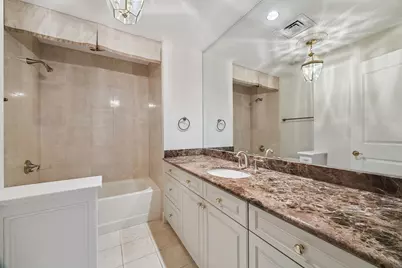 1100 Uptown Park Boulevard #102, Houston, TX 77056 - Photo 14