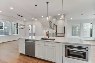 806 Fisher St, Houston, TX 77018 - Photo 2