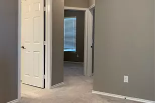 10942 Cannes Memorial Dr, Houston, TX 77043 - Photo 16