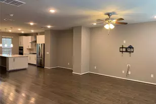 10942 Cannes Memorial Dr, Houston, TX 77043 - Photo 8