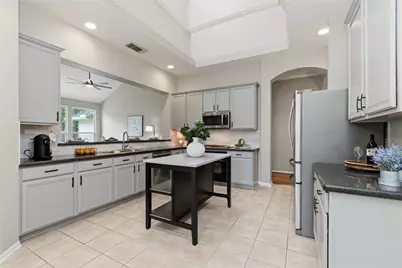 27 Emery Mill Place, The Woodlands, TX 77384 - Photo 14