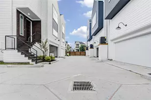 1131 W 17th St, Houston, TX 77008 - Photo 2