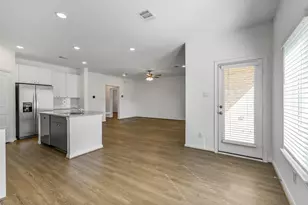 13610 Pine Dr, Cypress, TX 77429 - Photo 12