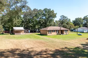 20388 Oakshade Dr, New Caney, TX 77357 - Photo 2