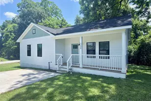 308 Lois Wright Cir, Brenham, TX 77833 - Photo 2