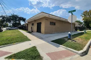 7846 Dayton St, Houston, TX 77012 - Photo 2
