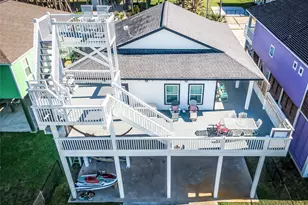 871 Townsend, Crystal Beach, TX 77650 - Photo 2