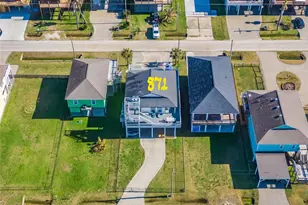 871 Townsend, Crystal Beach, TX 77650 - Photo 4
