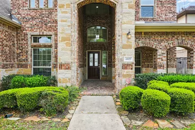 4927 Blackwater Lane, Sugar Land, TX 77479 - Photo 4