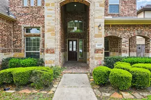 4927 Blackwater Ln, Sugar Land, TX 77479 - Photo 4