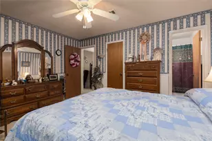 2415 Heather St, Highlands, TX 77562 - Photo 14