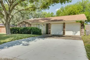 2415 Heather St, Highlands, TX 77562 - Photo 4