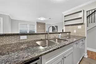711 Worthshire St, Houston, TX 77008 - Photo 14