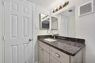 711 Worthshire St, Houston, TX 77008 - Photo 28