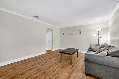 711 Worthshire Street, Houston, TX 77008 - Photo 4
