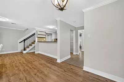 711 Worthshire Street, Houston, TX 77008 - Photo 8