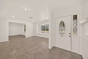 5835 Paisley St, Houston, TX 77096 - Photo 6