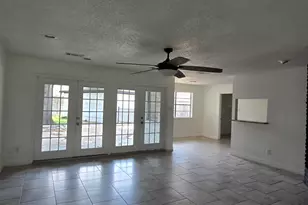 5835 Paisley St, Houston, TX 77096 - Photo 2