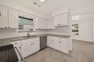 5835 Paisley St, Houston, TX 77096 - Photo 22