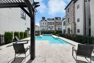 15 Southside Cir, Houston, TX 77025 - Photo 2