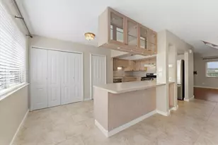 10556 Hammerly Blvd, Houston, TX 77043 - Photo 8