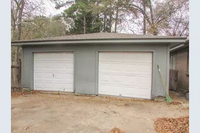 600 Normal Park #B, Huntsville, TX 77320 - Photo 2