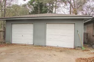 600 Normal Park, Huntsville, TX 77320 - Photo 2