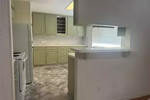 600 Normal Park, Huntsville, TX 77320 - Photo 8