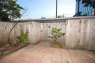 3729 Wakeforest St, Houston, TX 77098 - Photo 24