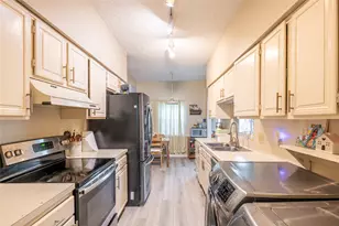 3729 Wakeforest St, Houston, TX 77098 - Photo 6