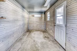 210 W Bell St, Fayetteville, TX 78940 - Photo 24