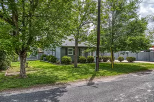 210 W Bell St, Fayetteville, TX 78940 - Photo 2