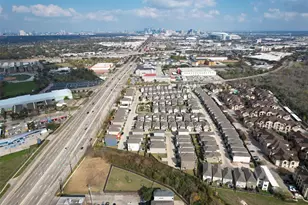 10504 Marston Vineyard Dr, Houston, TX 77025 - Photo 28