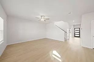 10703 Aston Ct, Bryan, TX 77845 - Photo 6
