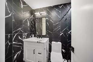 2101 Fountain View Dr, Houston, TX 77057 - Photo 12