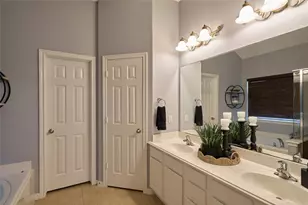 70 N Spinning Wheel Cir, The Woodlands, TX 77382 - Photo 22