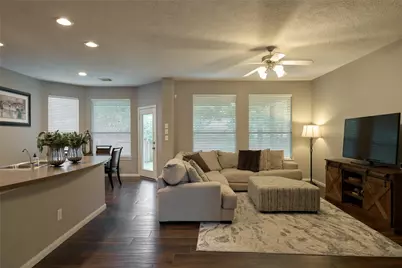 70 N Spinning Wheel Circle, The Woodlands, TX 77382 - Photo 12