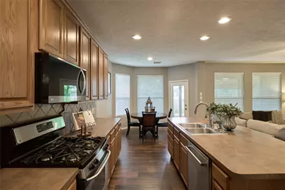 70 N Spinning Wheel Circle, The Woodlands, TX 77382 - Photo 14