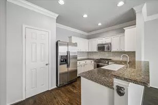 1624 W 25th St, Houston, TX 77008 - Photo 8